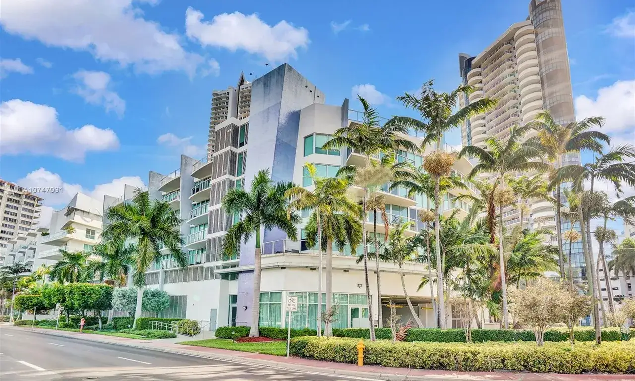 2 bedroom 2 bath Residential for sale at 6305 Indian Creek Dr # 3B, Miami Beach FL 33141
