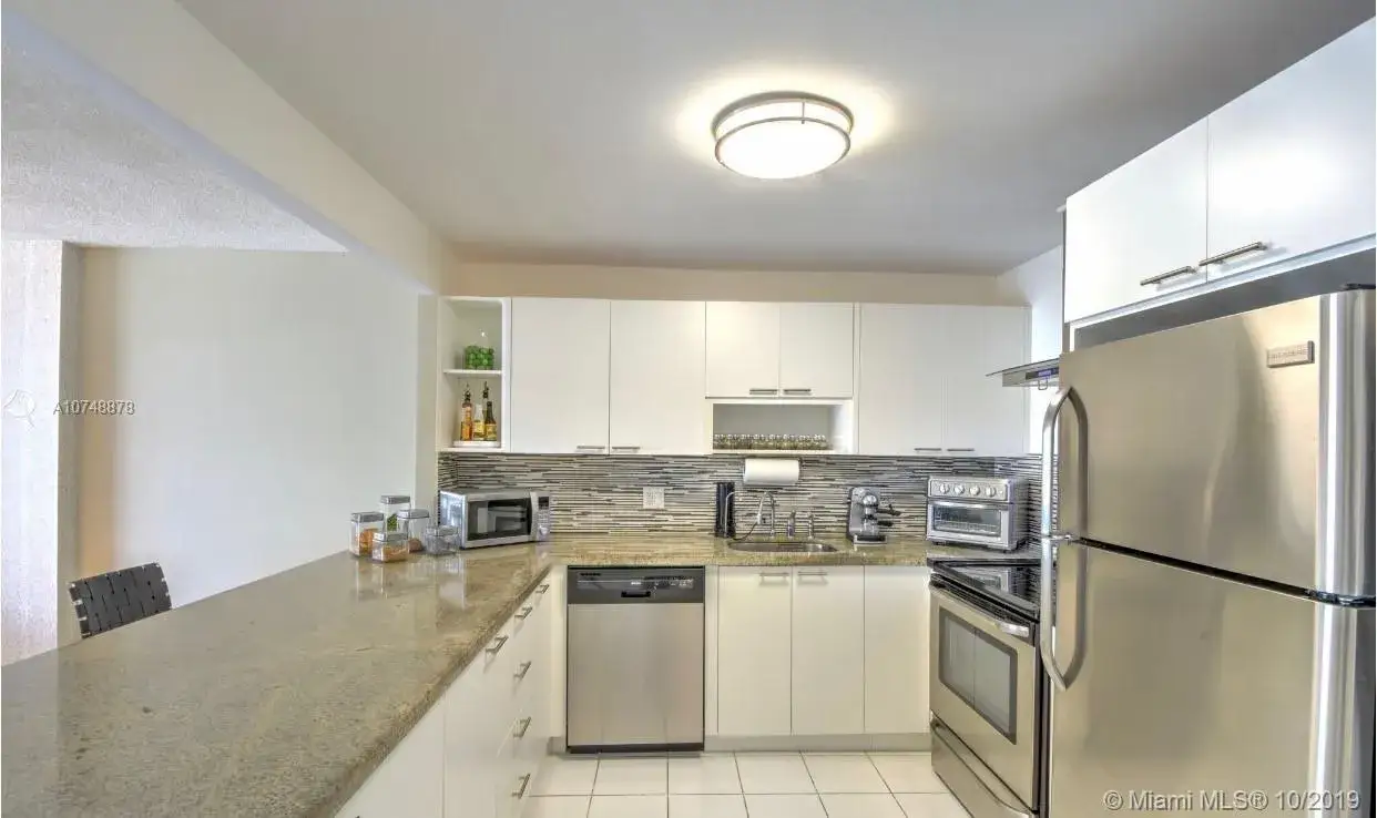 1 bedroom 2 bath Residential for sale at 2851 NE 183rd St # 303E, Aventura FL 33160