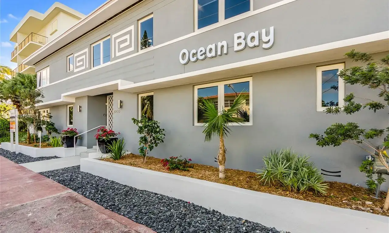 1 bath Residential Lease for rent at 8260 Byron Ave # 4, Miami Beach FL 33141