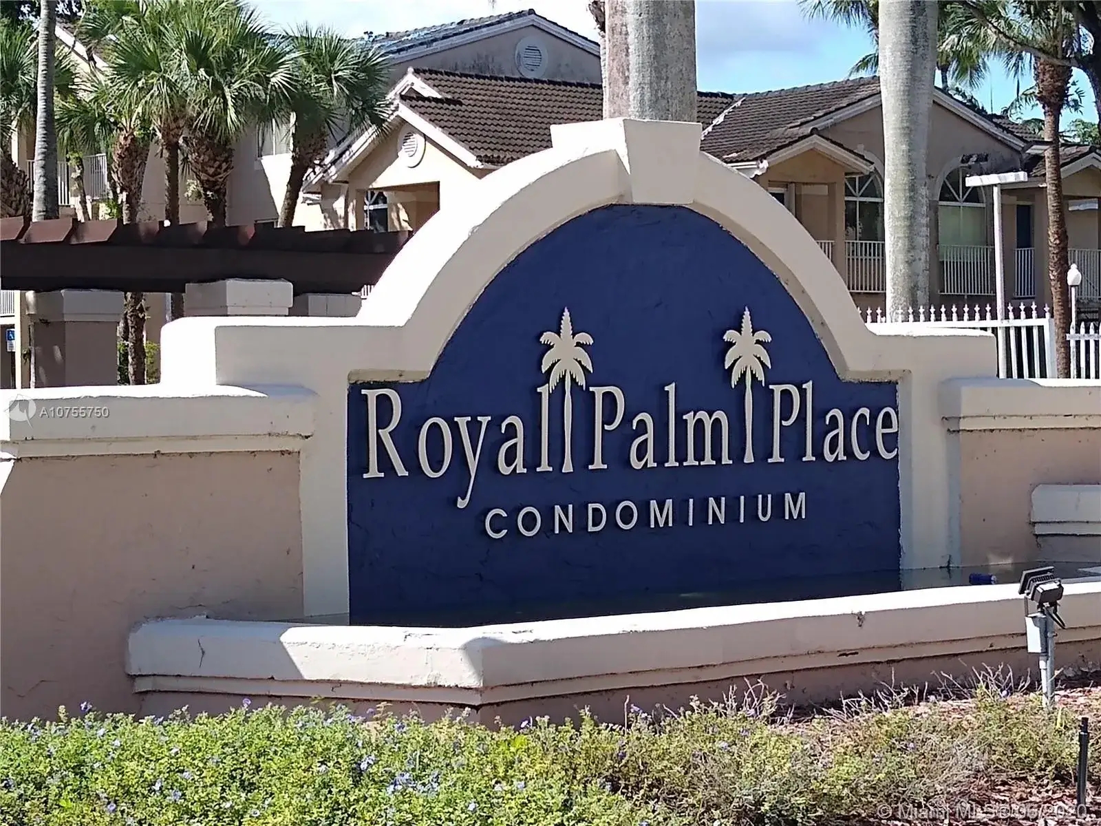 1 bedroom 1 bath Residential for sale at 10450 SW 157th Ct # 108, Miami FL 33196