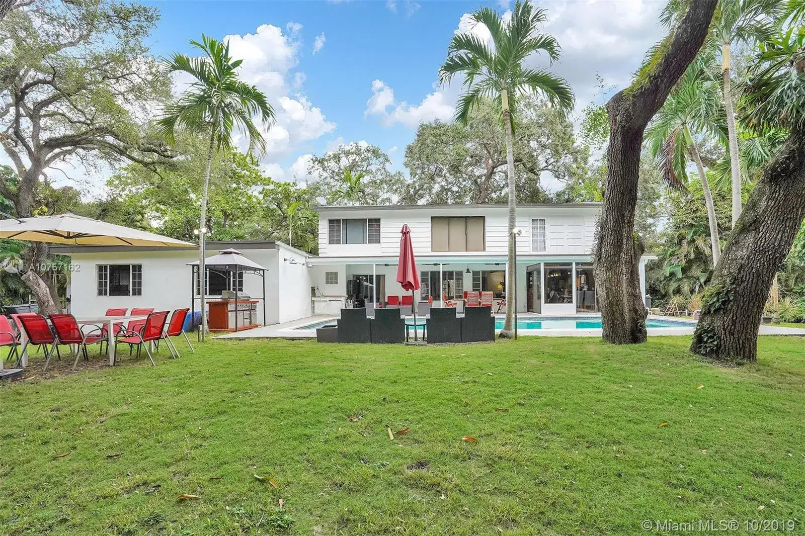 5 bedroom 4 bath Residential Lease for rent at 18940 NE 22nd Ave, Miami FL 33180