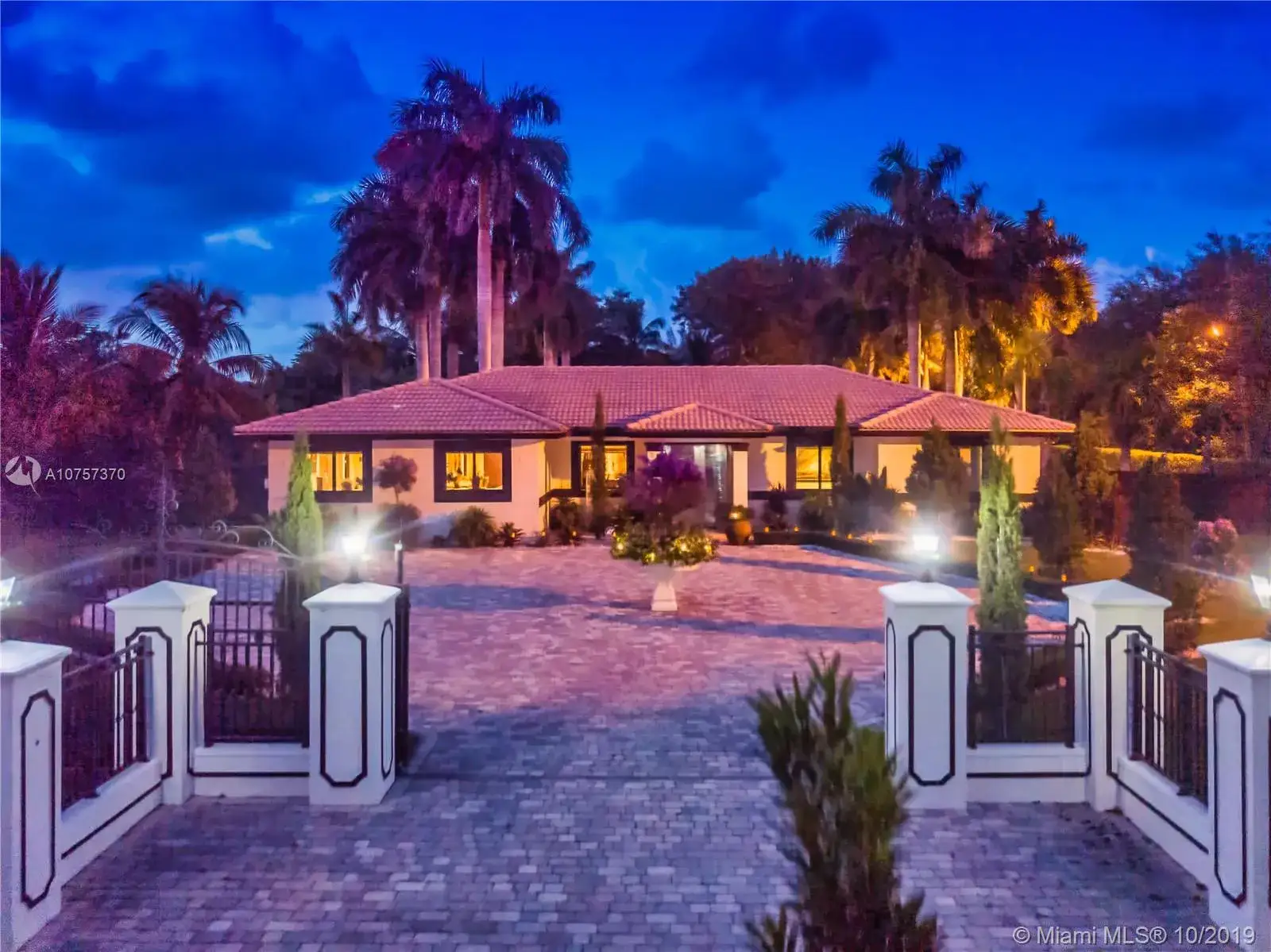 3 bedroom 4 bath Residential for sale at 12301 SW 240th St, Homestead FL 33032
