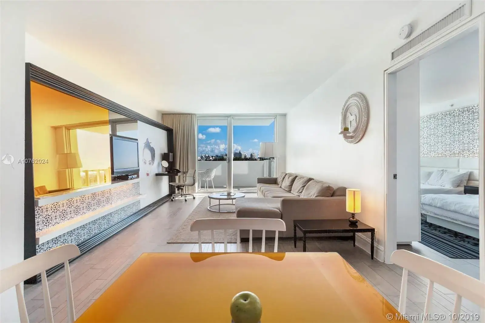 1 bedroom 1 bath Residential for sale at 1100 West Ave # 917, Miami Beach FL 33139