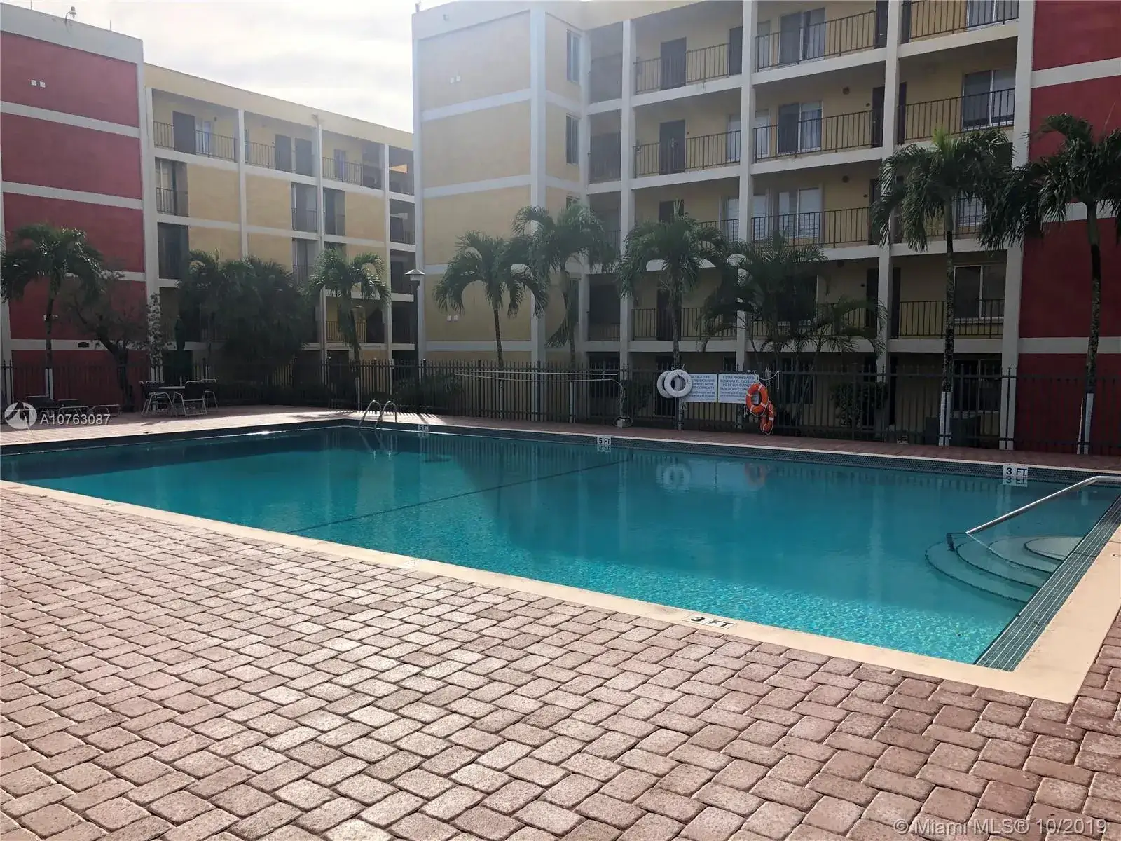 1 bedroom 1 bath Residential for sale at 9280 Fontainebleau Blvd # 302, Miami FL 33172