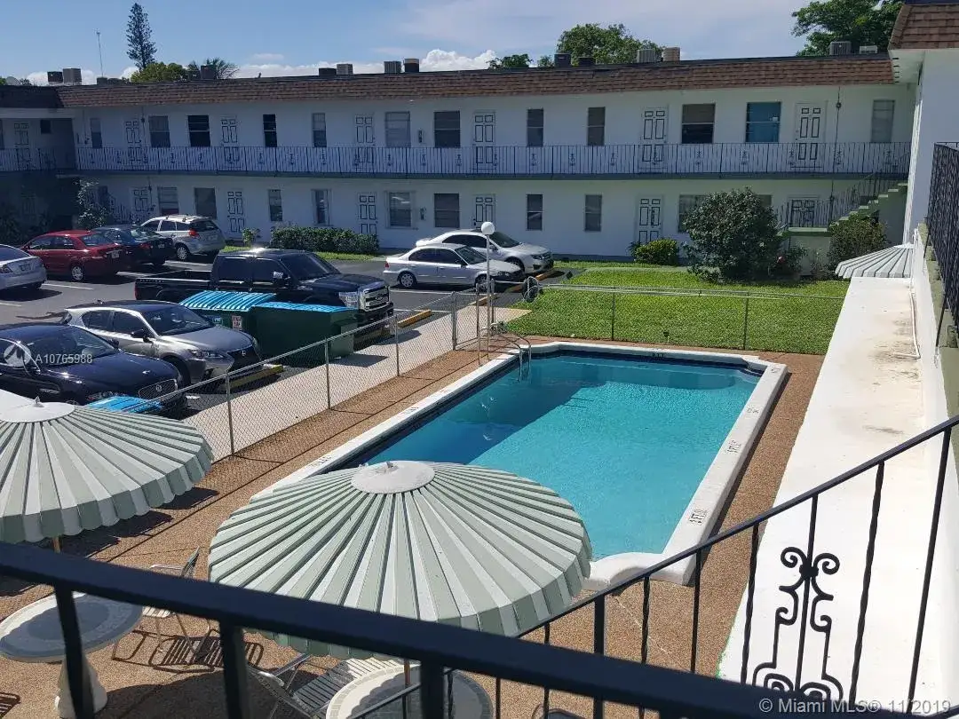 1 bedroom 1 bath Residential Lease for rent at 2219 Polk St # 7B, Hollywood FL 33020