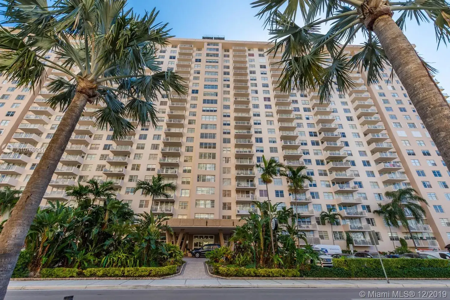 1 bath Residential for sale at 250 174th St # 1810, Sunny Isles Beach FL 33160