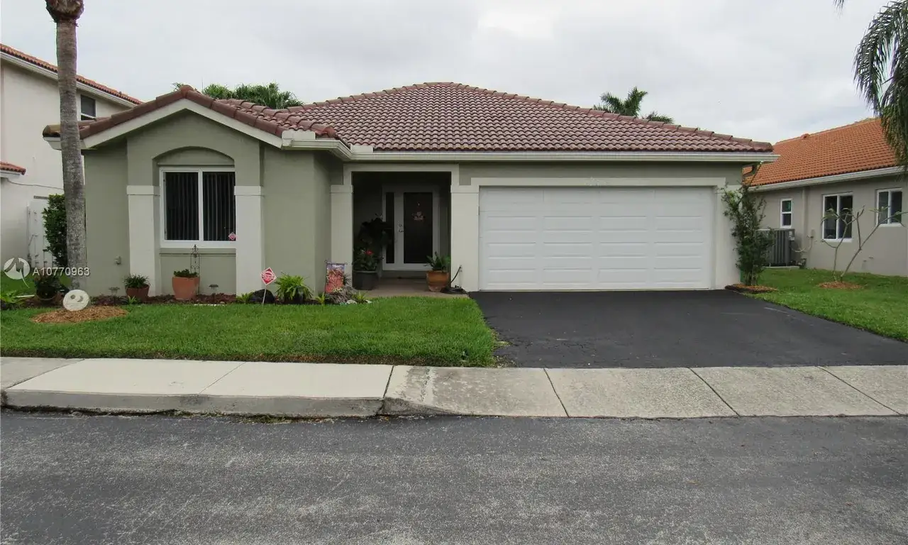 3 bedroom 2 bath Residential for sale at 12519 NW 10th Ct, Sunrise FL 33323