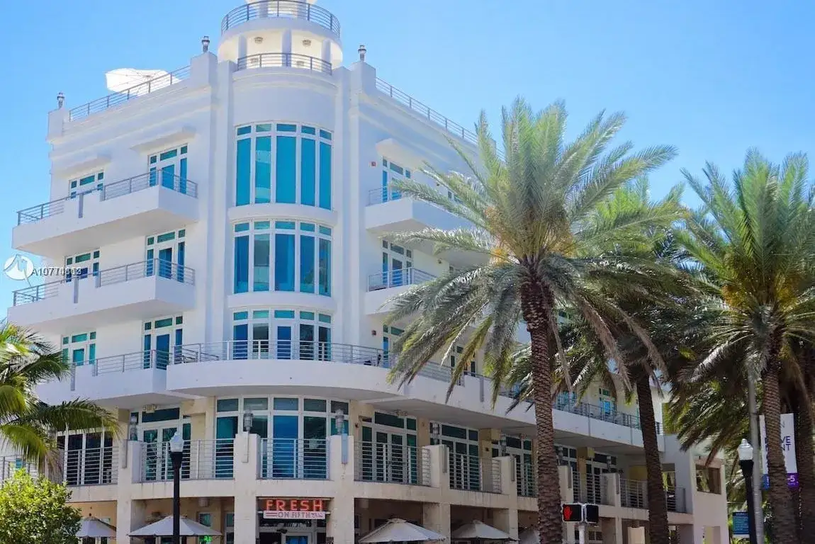 2 bedroom 2 bath Residential for sale at 448 Ocean Dr # 302, Miami Beach FL 33139