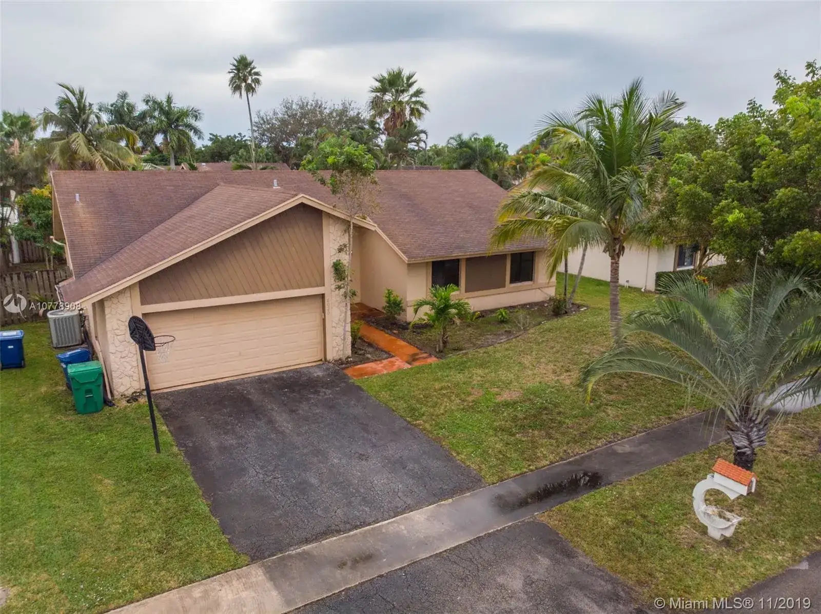 3 bedroom 2 bath Residential for sale at 8020 NW 51st Ct, Lauderhill FL 33351
