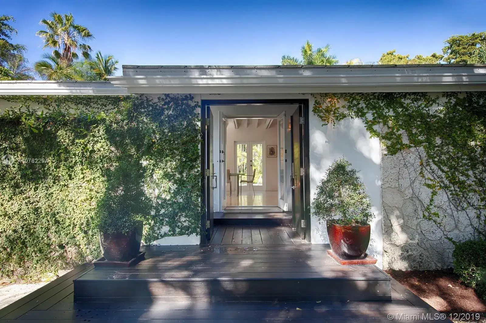 6 bedroom 6 bath Residential for sale at 301 Manor Pl, Coral Gables FL 33133