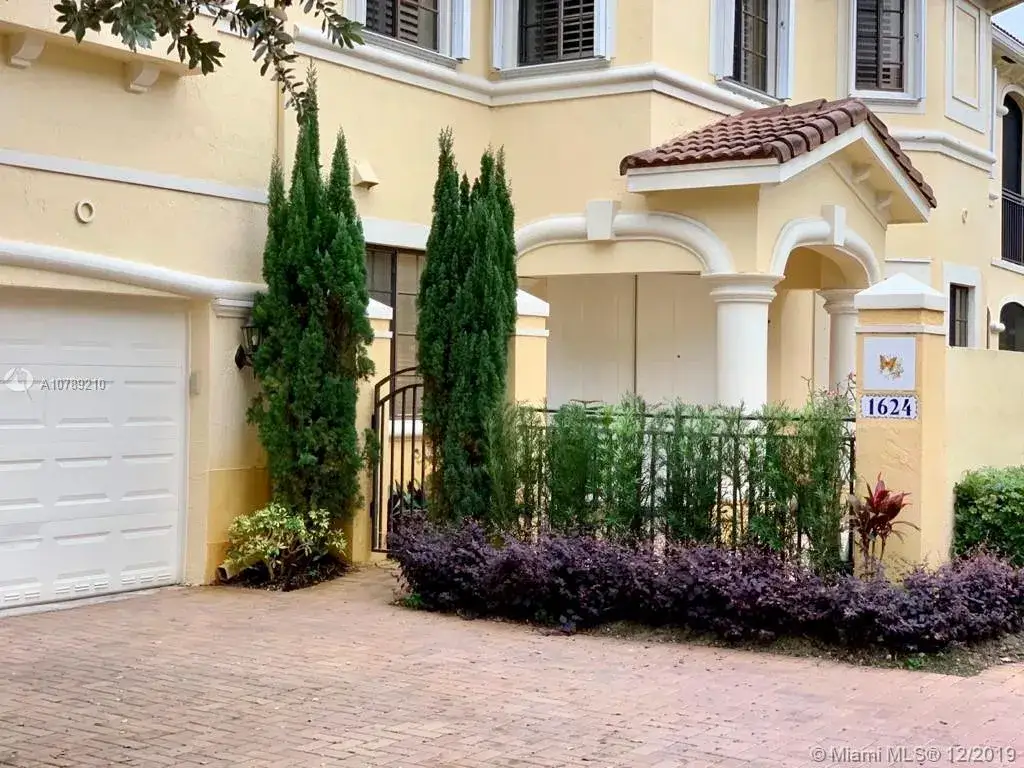 3 bedroom 2 bath Residential Lease for rent at 1624 Passion Vine Cir # 2, Weston FL 33326