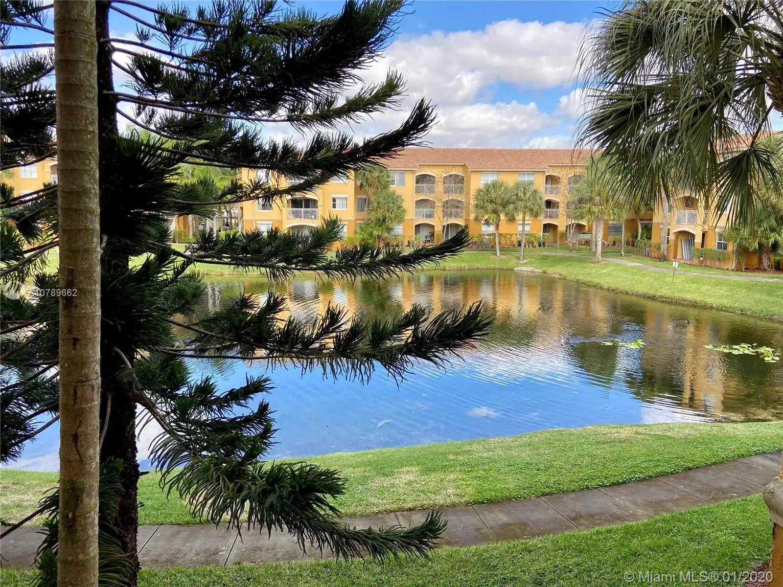 2 bedroom 2 bath Residential for sale at 9615 NW 1st Ct # 204, Pembroke Pines FL 33024