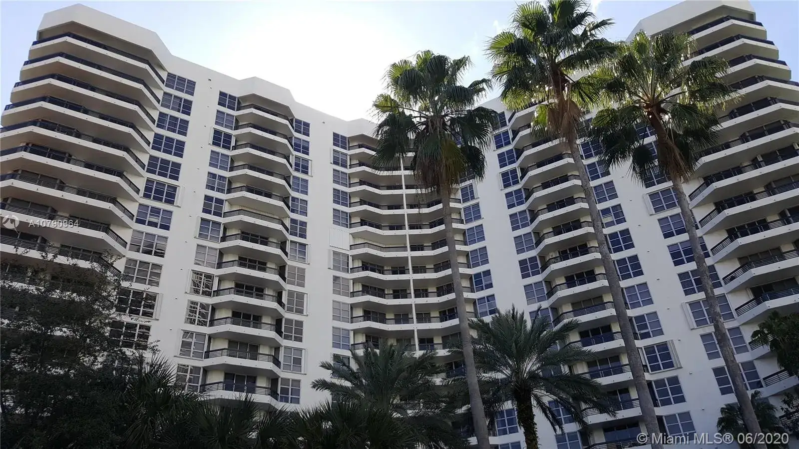 2 bedroom 2 bath Residential Lease for rent at 3600 Mystic Pointe Dr # 910, Aventura FL 33180