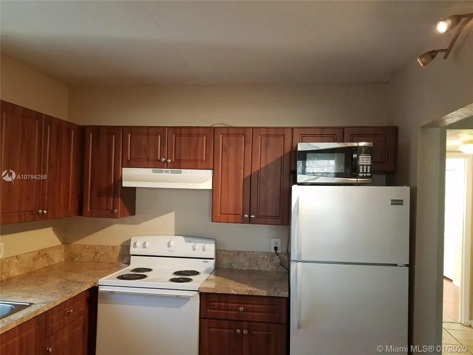 1 bedroom 1 bath Residential Lease for rent at 4160 NW 21st St # 123D, Lauderhill FL 33313