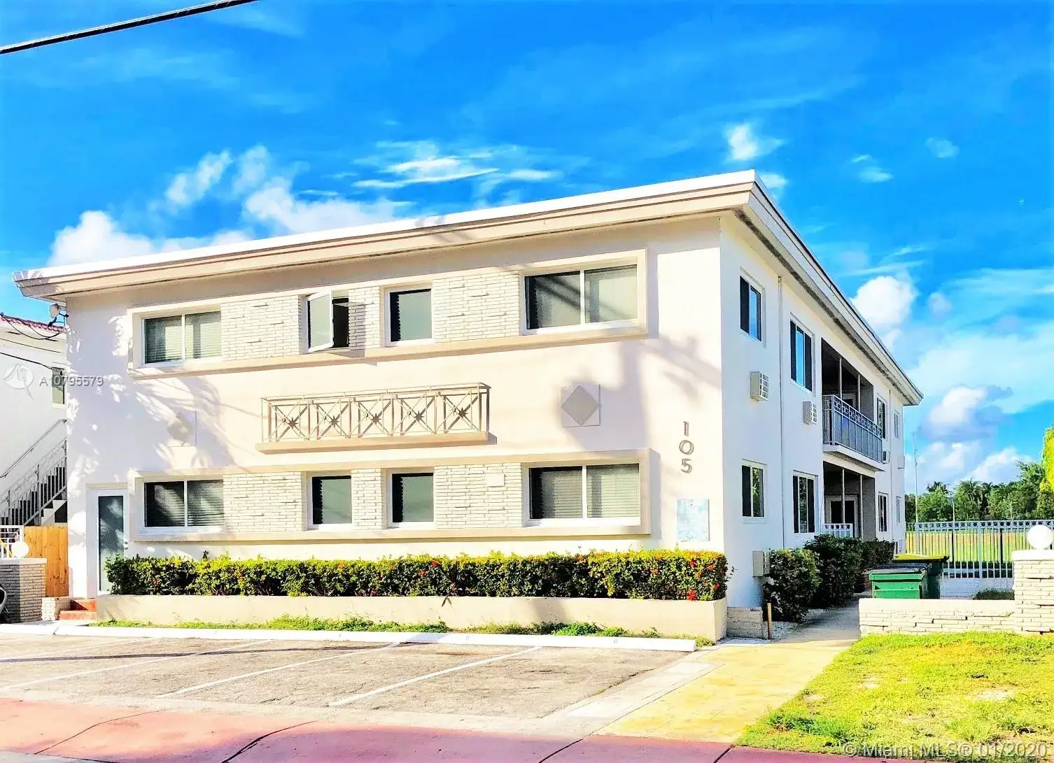 1 bedroom 1 bath Residential Lease for rent at 105 S Shore Dr # 2, Miami Beach FL 33141