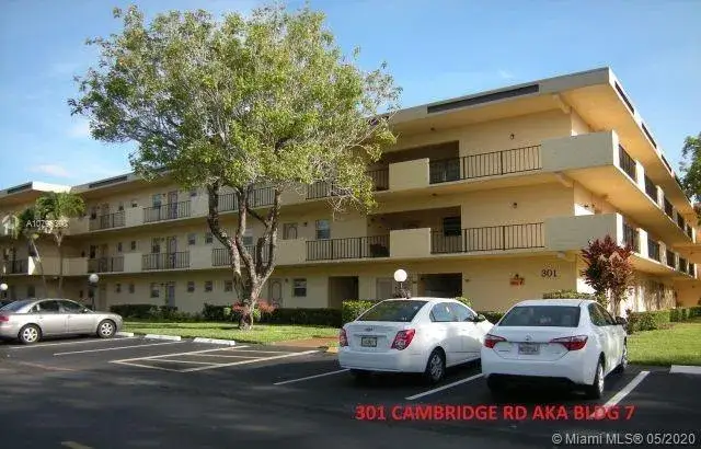 2 bedroom 2 bath Residential for sale at 301 Cambridge Rd # 302, Hollywood FL 33024