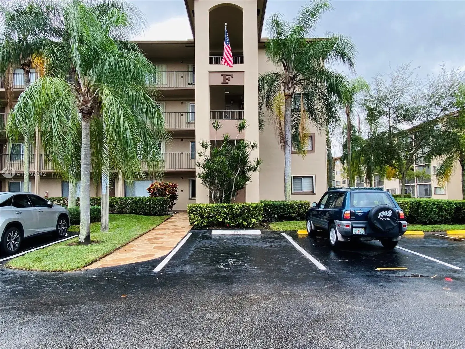 2 bedroom 2 bath Residential for sale at 12650 SW 15th St # 214F, Pembroke Pines FL 33027