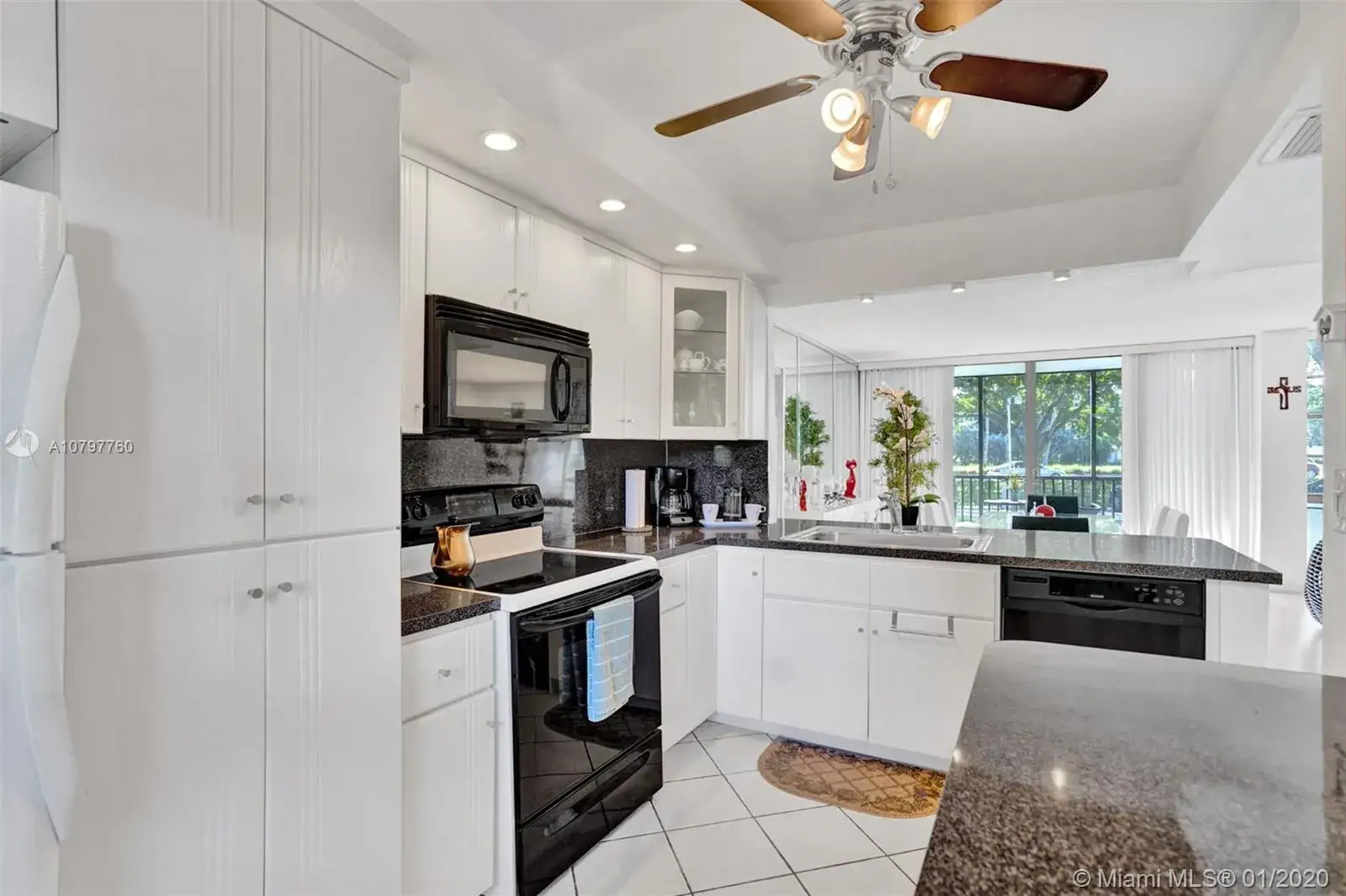 2 bedroom 2 bath Residential for sale at 3401 N Country Club Dr # 110, Aventura FL 33180