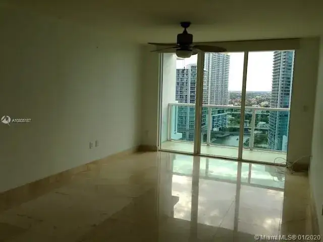 1 bedroom 1 bath Residential for sale at 31 SE 5th St # 2809, Miami FL 33131