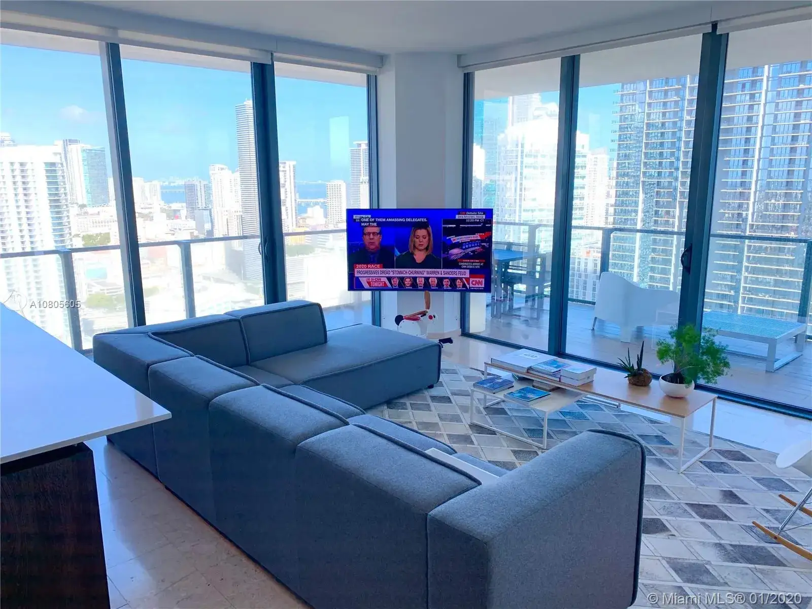 2 bedroom 2 bath Residential for sale at 88 SW 7th St # 3211, Miami FL 33130