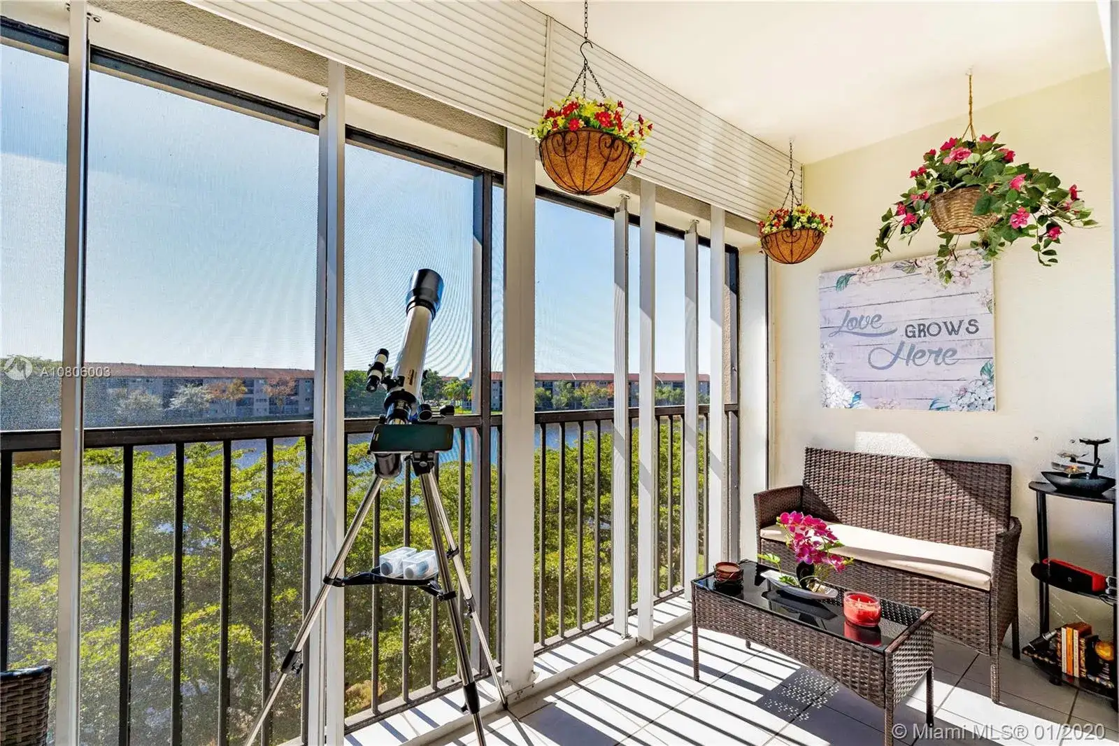 2 bedroom 2 bath Residential for sale at 13700 SW 11th St # 404A, Pembroke Pines FL 33027