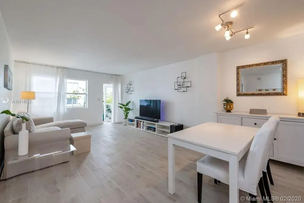 1 bedroom 1 bath Residential for sale at 1130 11th St # 4D, Miami Beach FL 33139