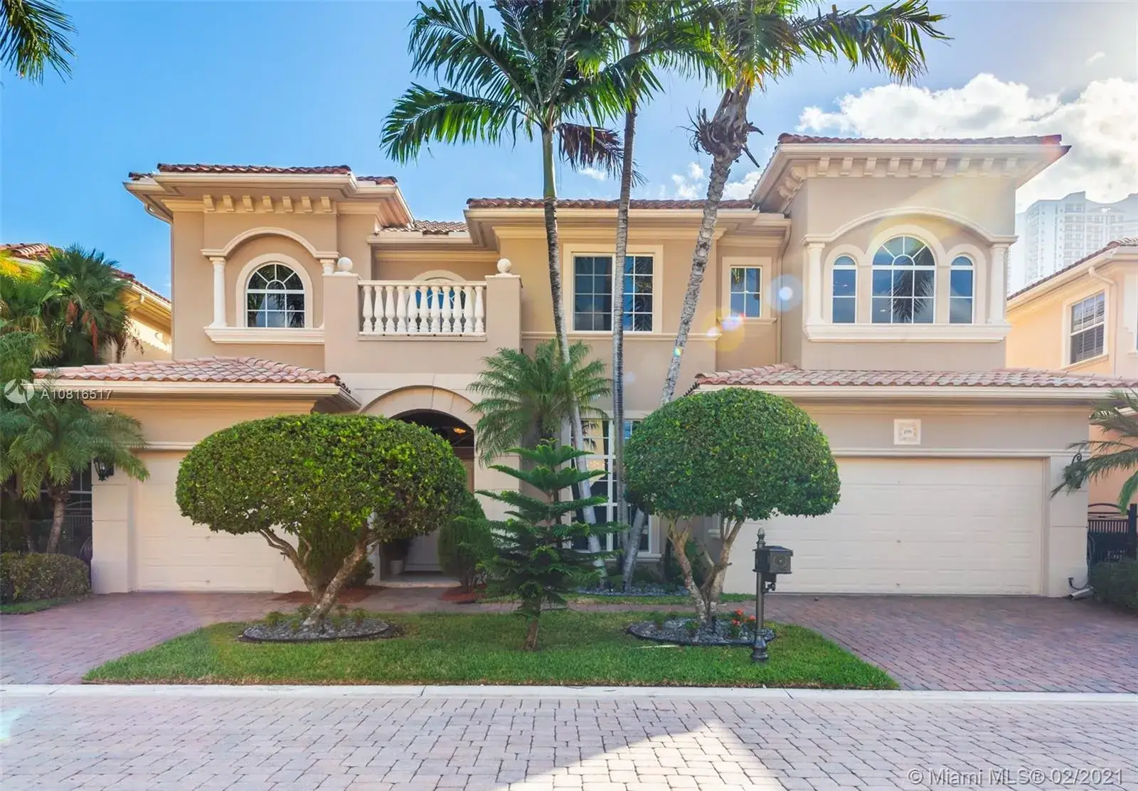 5 bedroom 6 bath Residential Lease for rent at 1555 Windjammer Way, Hollywood FL 33019