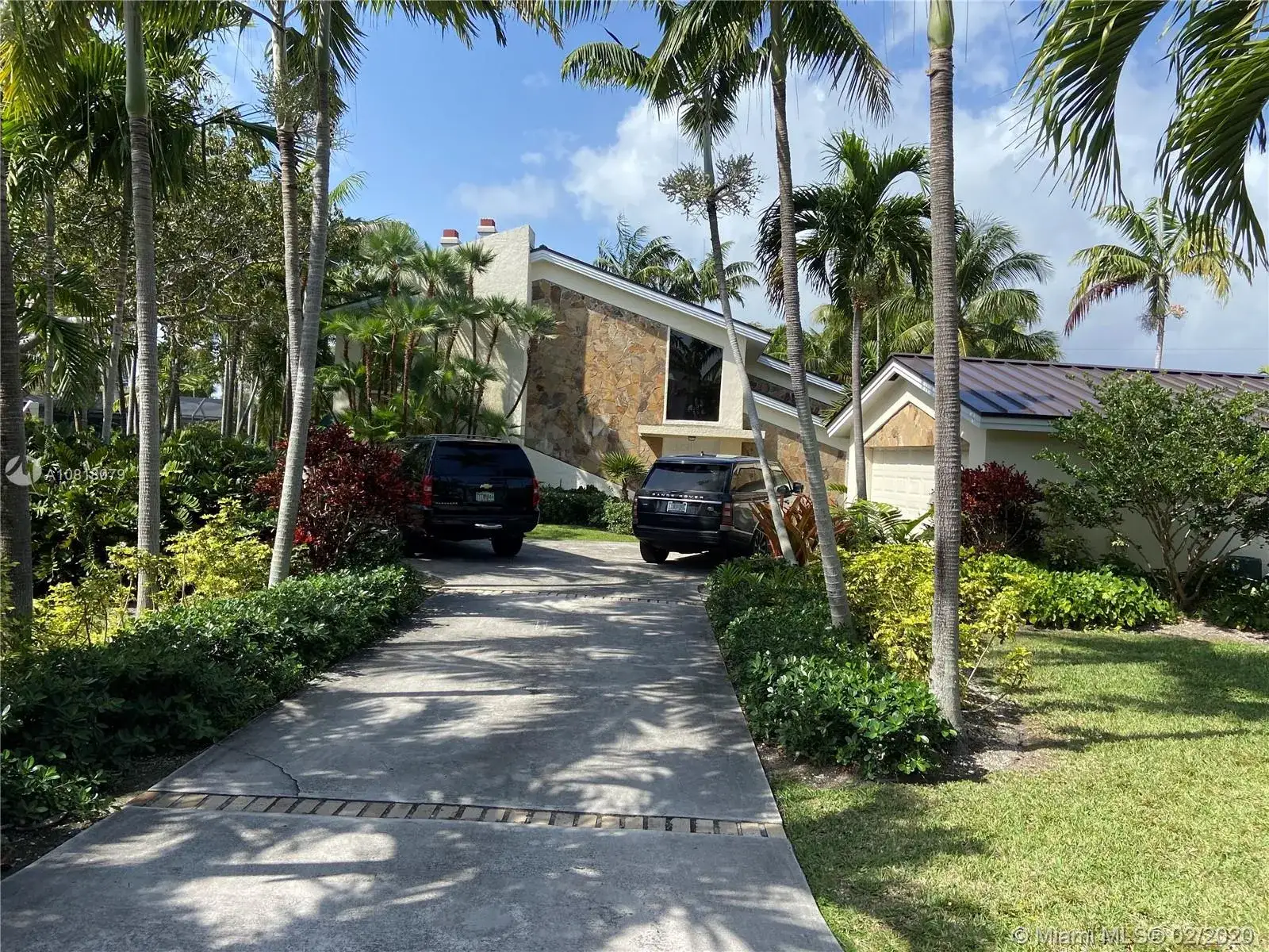 5 bedroom 3 bath Residential Lease for rent at 14540 Sailfish Dr, Coral Gables FL 33158