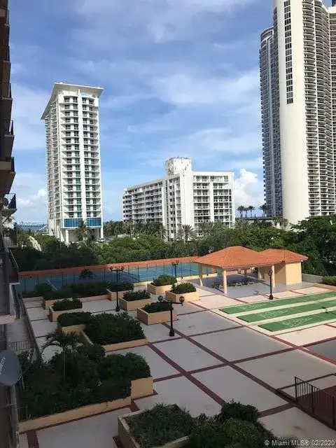 2 bedroom 2 bath Residential for sale at 210 174th St # 604, Sunny Isles Beach FL 33160