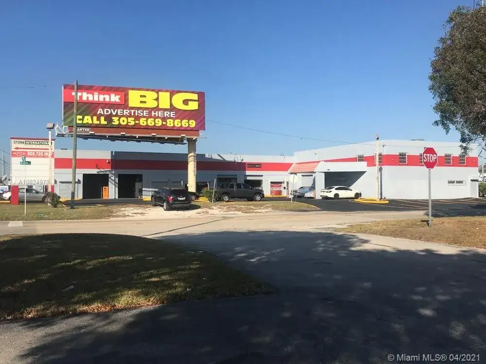 Commercial Sale for sale at 10401 SW 186th St, Miami FL 33157