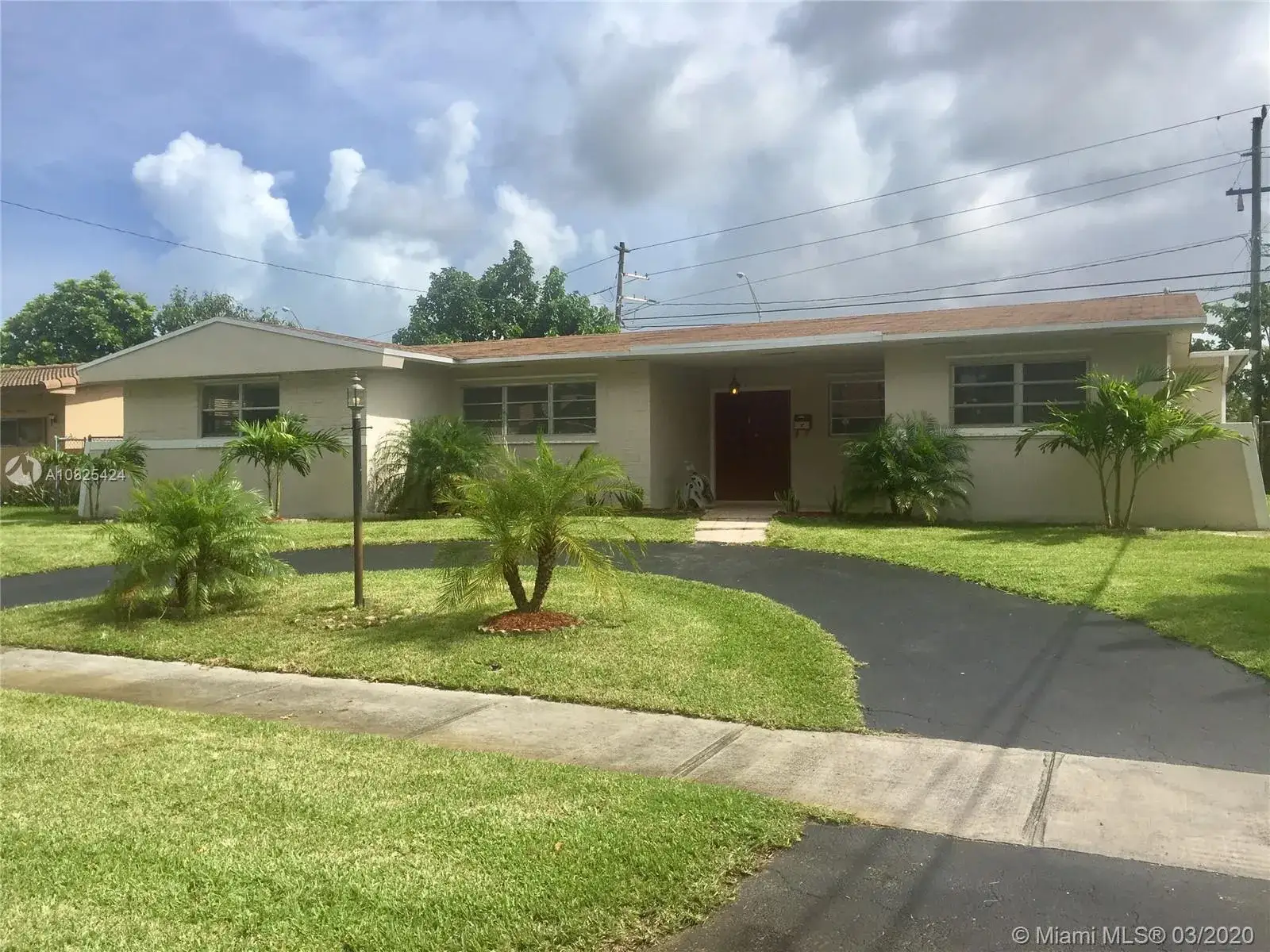 4 bedroom 3 bath Residential for sale at 2060 NE 185th Ter, North Miami Beach FL 33179