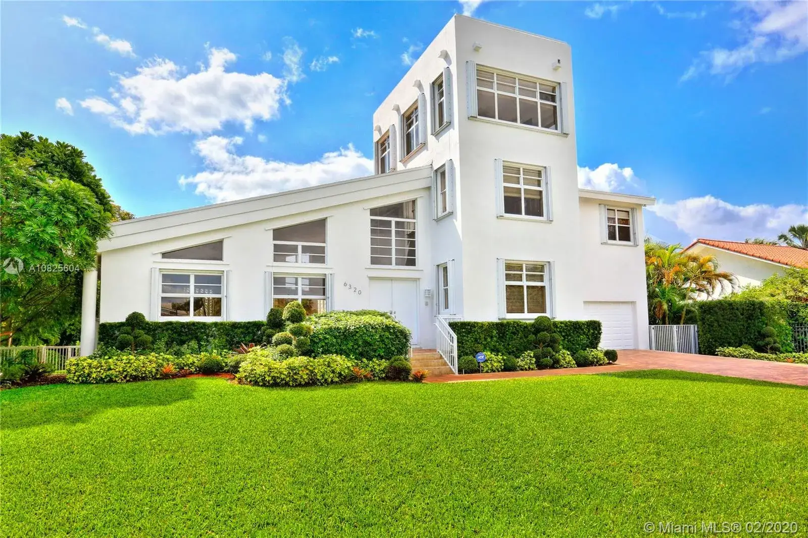 5 bedroom 5 bath Residential for sale at 6320 Dolphin Dr, Coral Gables FL 33158