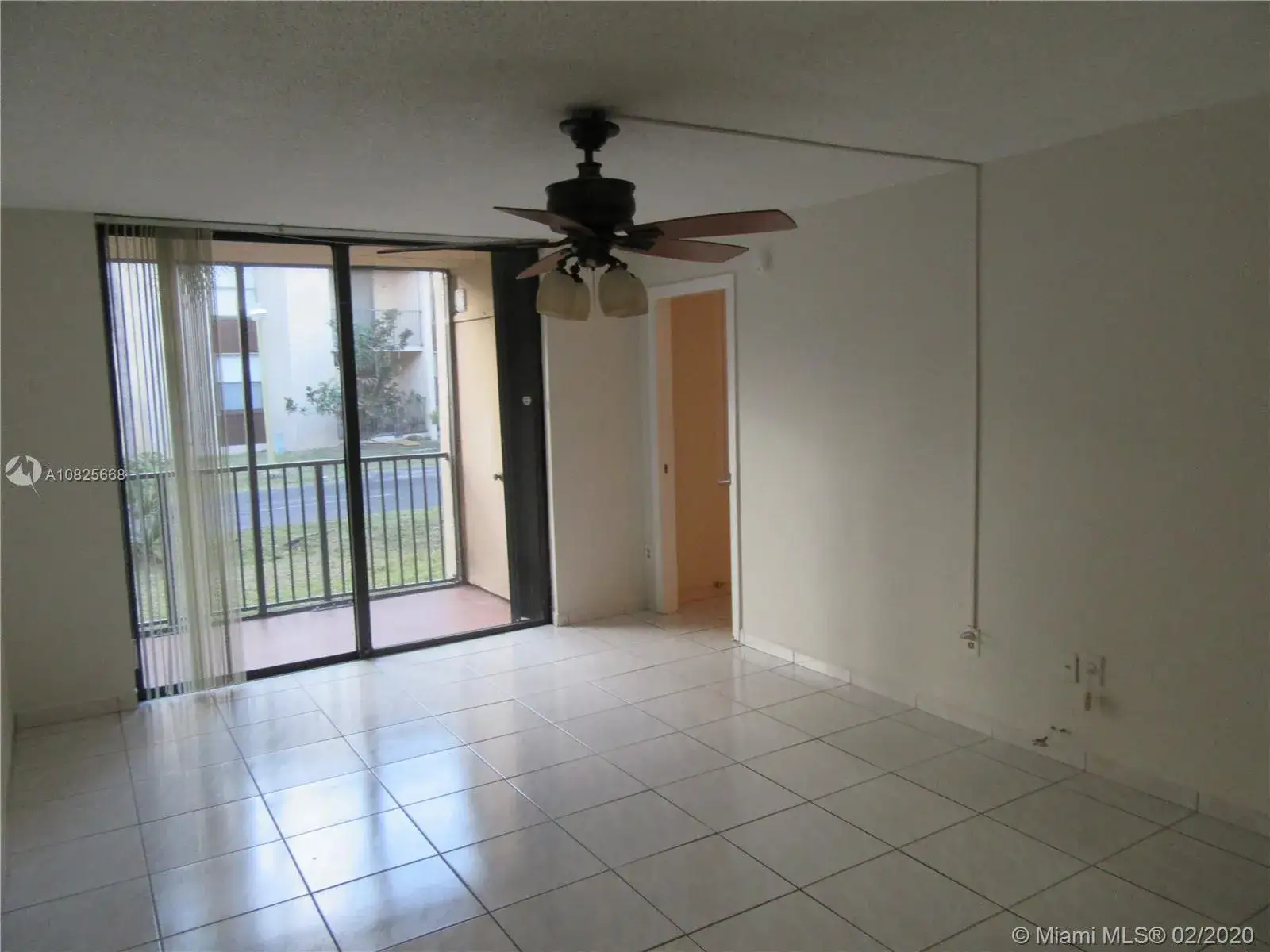 2 bedroom 2 bath Residential Lease for rent at 14301 N KENDALL DR # 105B, Miami FL 33186