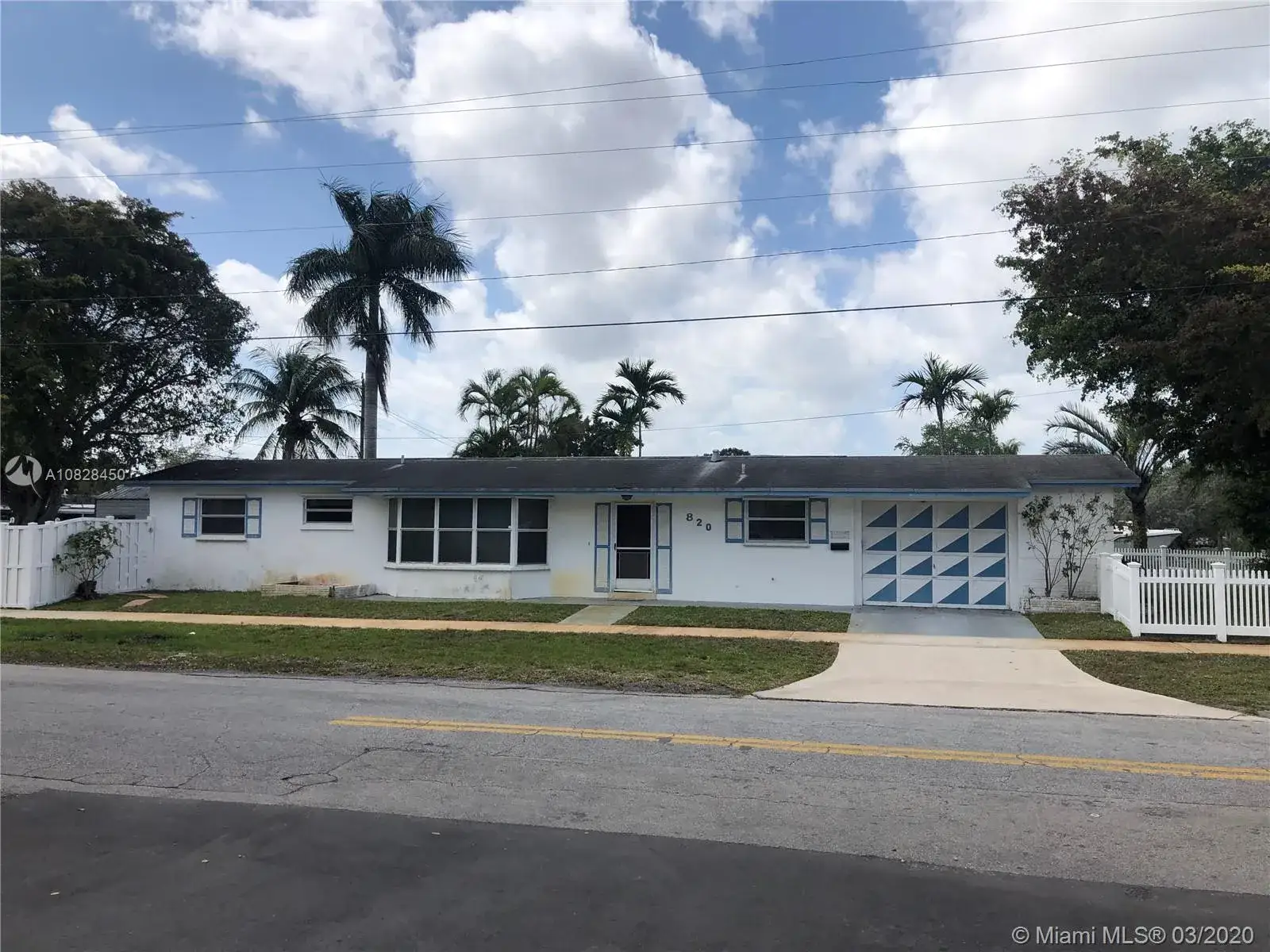 4 bedroom 2 bath Residential for sale at 820 W Chaminade Dr, Hollywood FL 33021