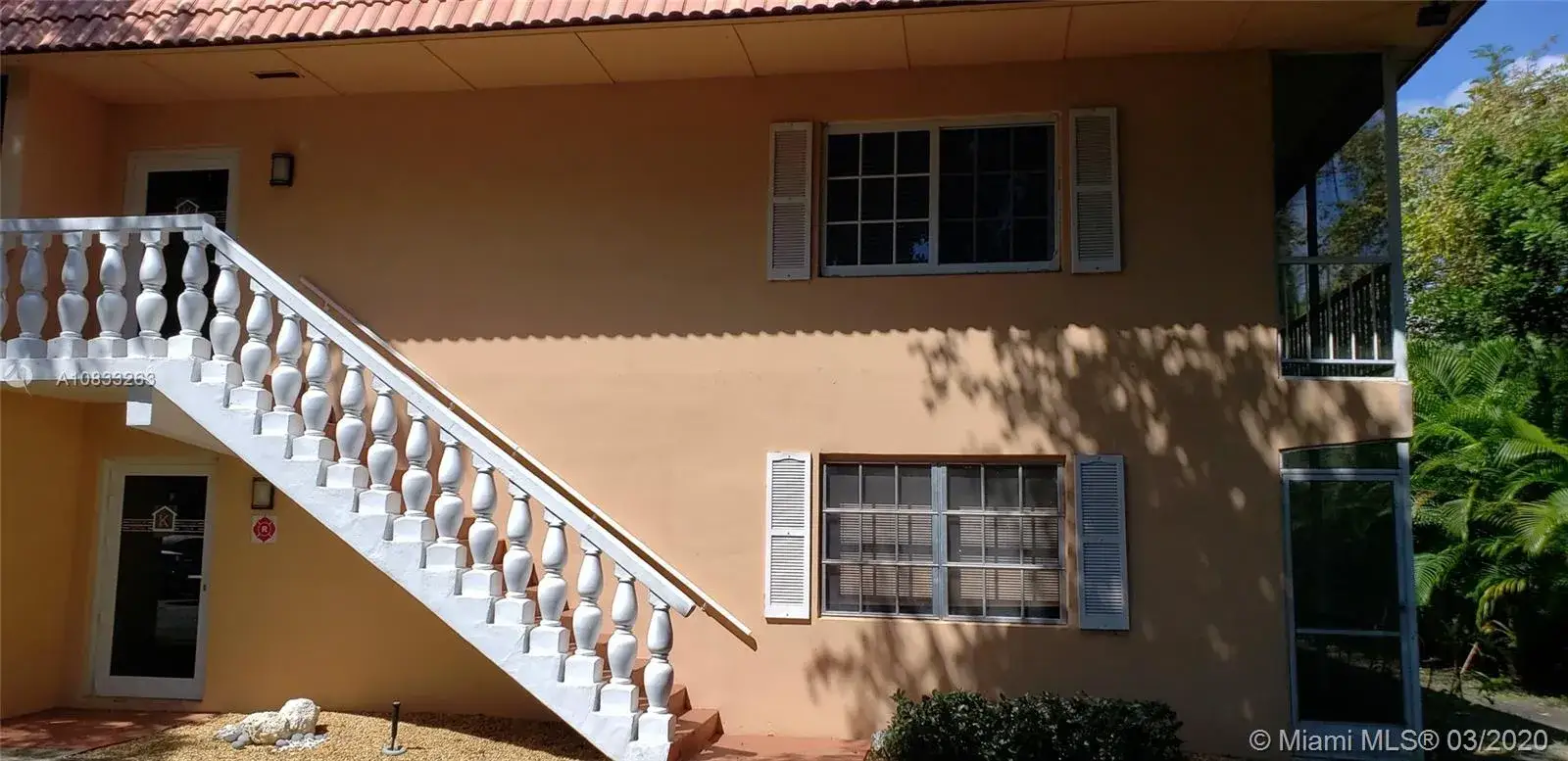 2 bedroom 2 bath Residential Lease for rent at 351 NE 19th Pl # 210K, Wilton Manors FL 33305