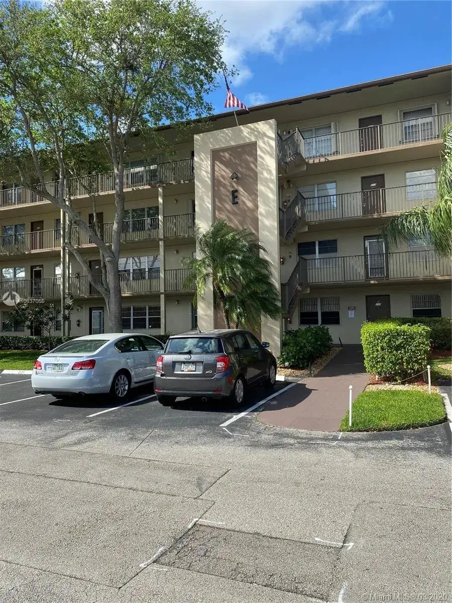 1 bedroom 1 bath Residential for sale at 300 SW 134th Way # 112E, Pembroke Pines FL 33027