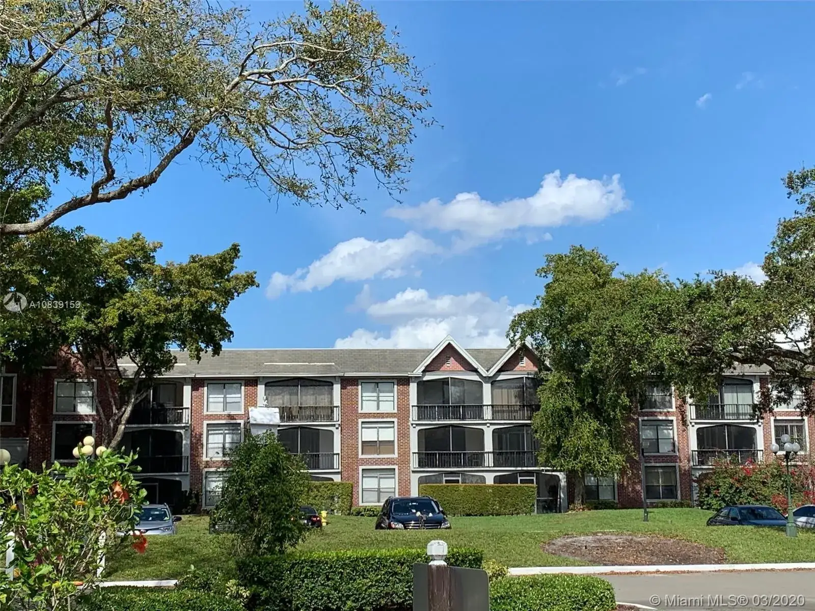 1 bedroom 1 bath Residential Lease for rent at 3740 Inverrary Dr # 3D, Lauderhill FL 33319