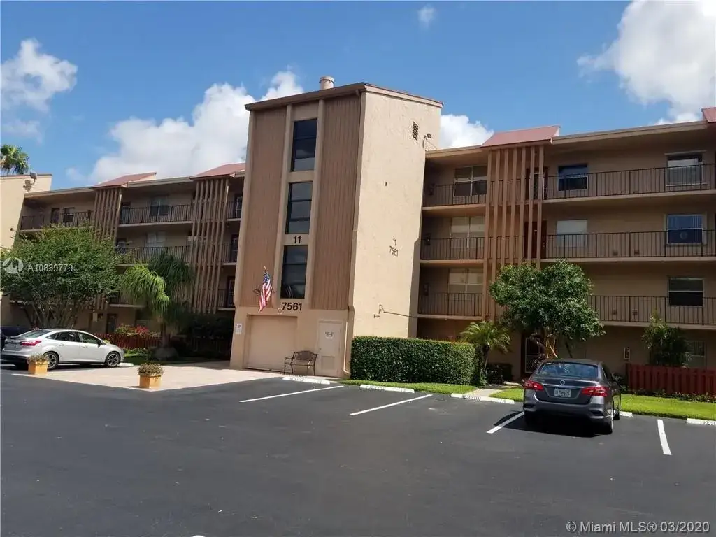 2 bedroom 2 bath Residential for sale at 7561 NW 1st St # 208, Margate FL 33063