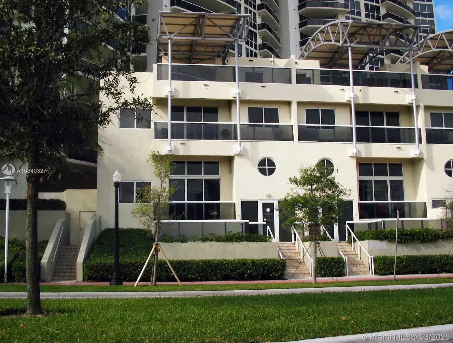 2 bedroom 4 bath Residential for sale at 400 Alton Rd # 1A, Miami Beach FL 33139