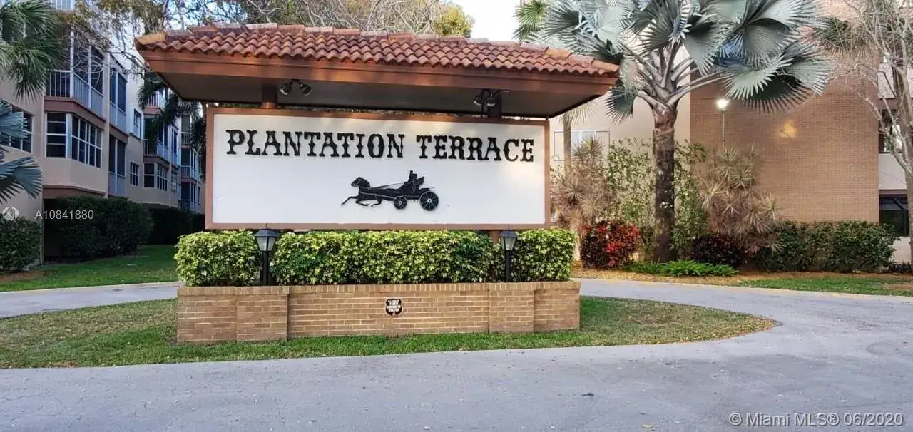 2 bedroom 2 bath Residential for sale at 6731 Cypress Rd # 310, Plantation FL 33317