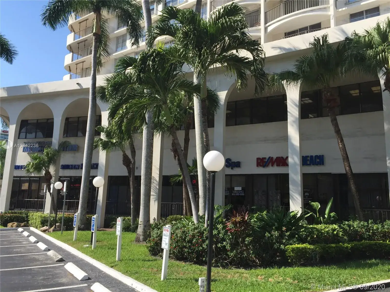 Commercial Sale for sale at 3800 S Ocean Dr # 242, Hollywood FL 33019