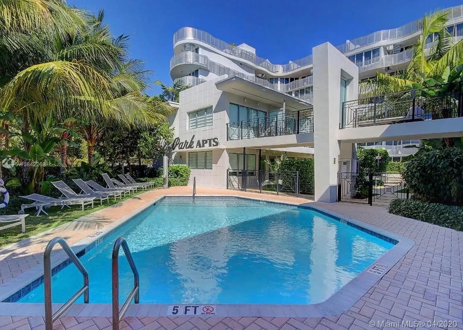 1 bedroom 1 bath Residential for sale at 435 21st St # 106, Miami Beach FL 33139