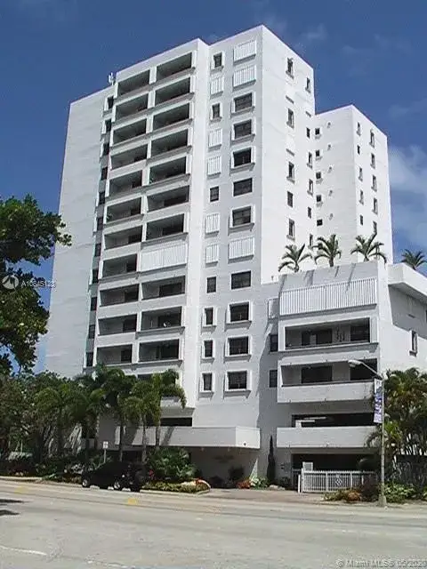 1 bedroom 1 bath Residential for sale at 1775 Washington Ave # 5D, Miami Beach FL 33139
