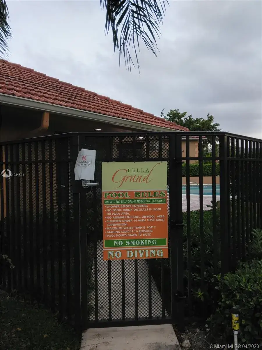 2 bedroom 2 bath Residential for sale at 10420 NW 8th St # 202, Pembroke Pines FL 33026