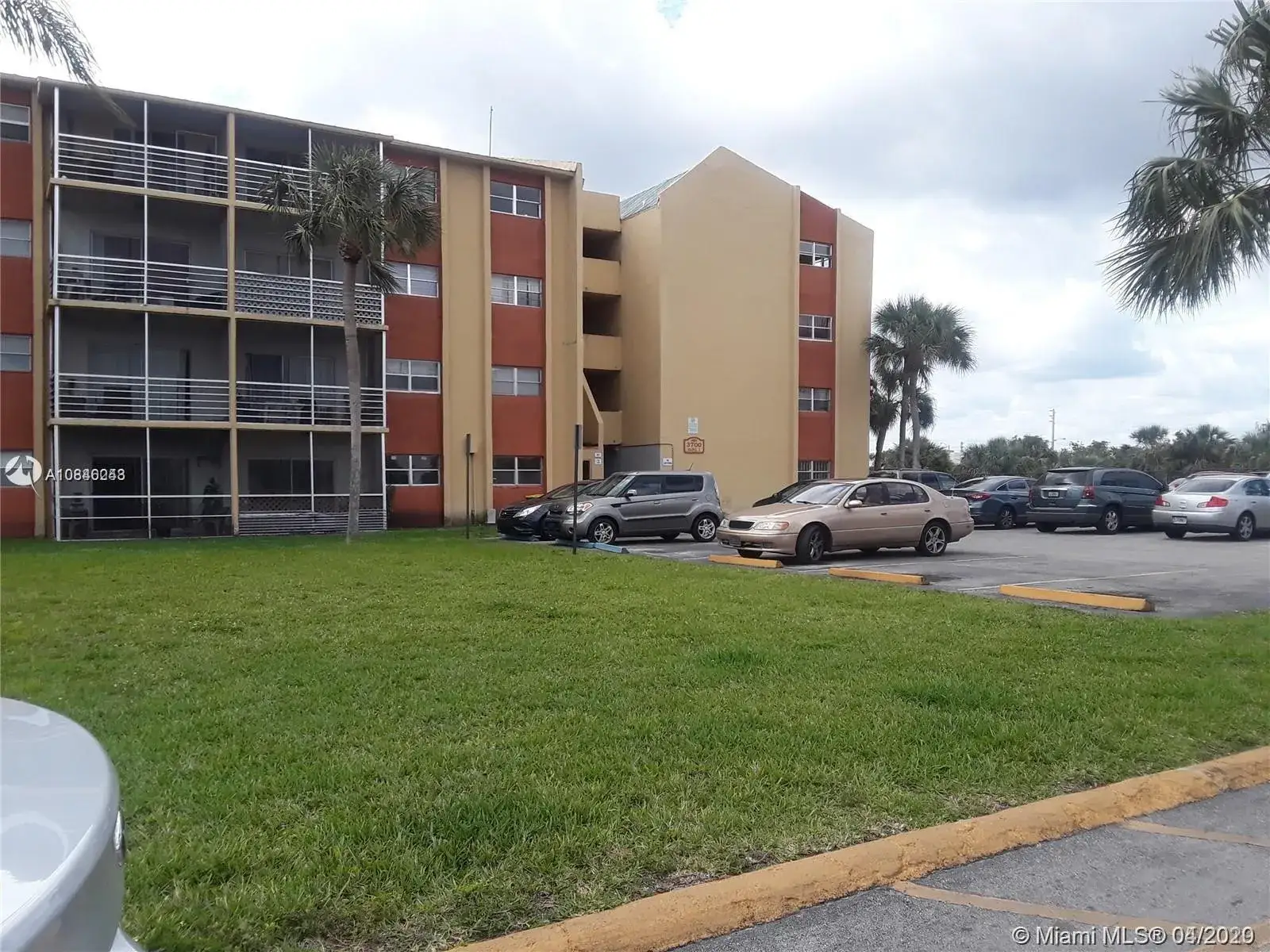 2 bedroom 2 bath Residential for sale at 3710 NW 21st St # 207, Lauderdale Lakes FL 33311