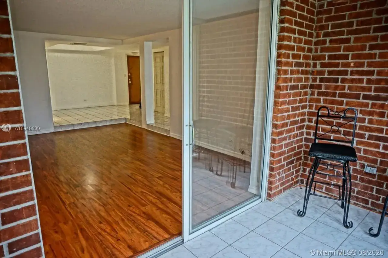 1 bedroom 1 bath Residential Lease for rent at 3660 Inverrary Dr # 1D, Lauderhill FL 33319