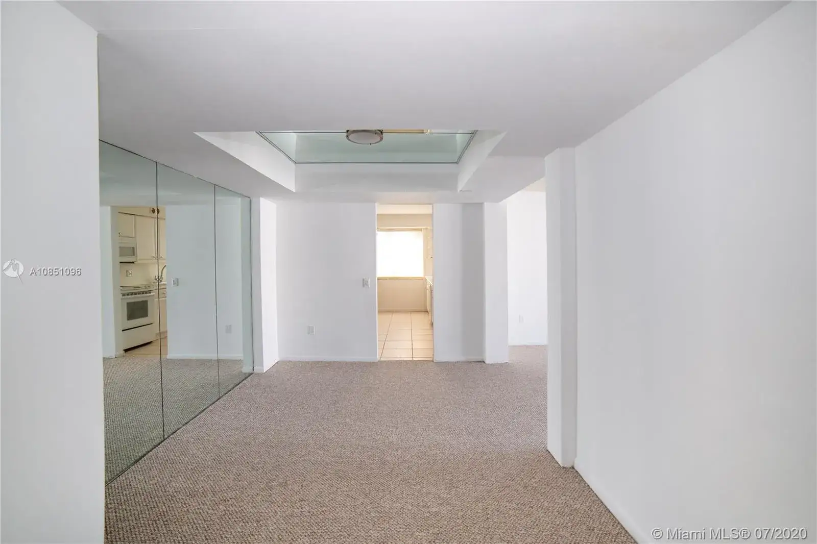 2 bedroom 2 bath Residential for sale at 2801 NE 183rd St # 1702W, Aventura FL 33160