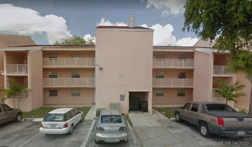 3 bedroom 2 bath Residential Lease for rent at 8460 SW 154th Cir Ct # 121, Miami FL 33193