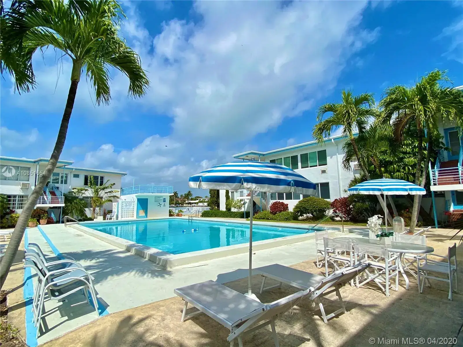 1 bedroom 1 bath Residential for sale at 4720 Pine Tree Dr # 5, Miami Beach FL 33140