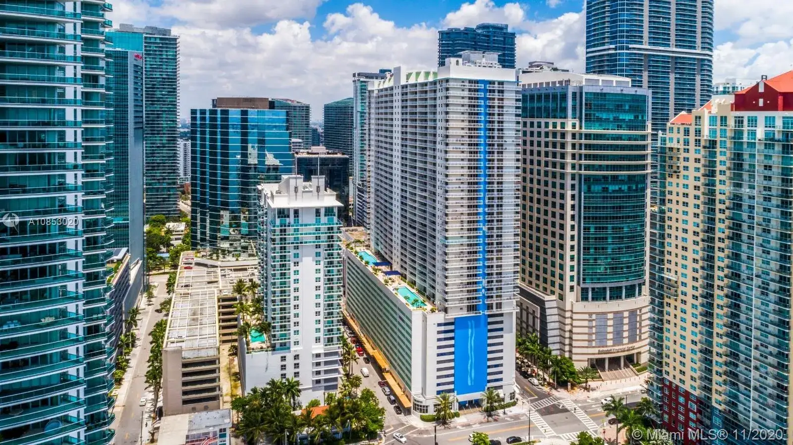 2 bedroom 1 bath Residential for sale at 1200 Brickell Bay Dr # 1404, Miami FL 33131